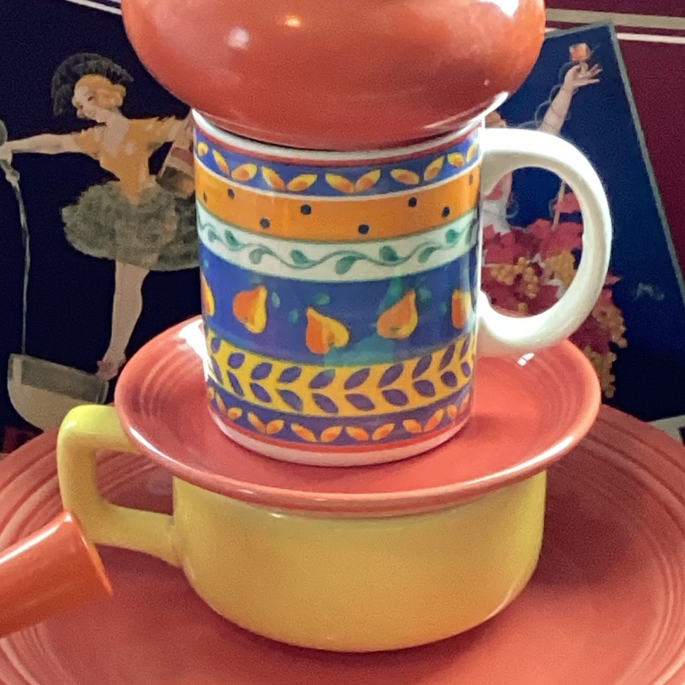 🍐  Retired Vintage FURIO PEAR MUG 4”